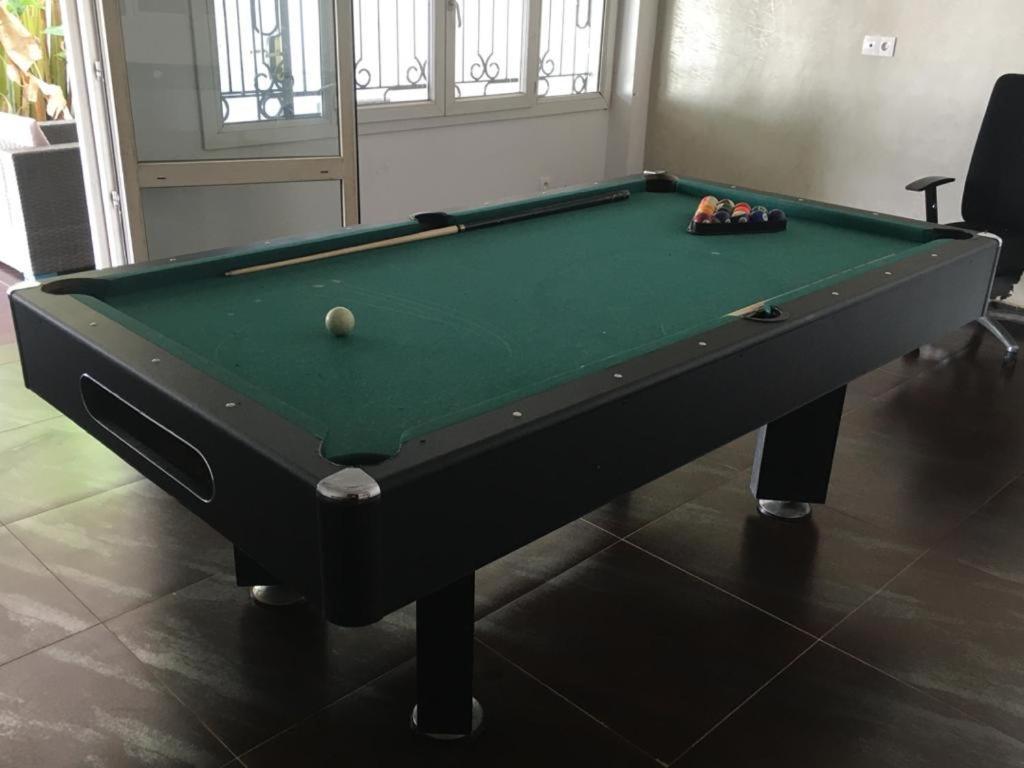 Saly - Villa Kage 6 Chambres -Clim-Wifi-Eau Chaude-Billard-Babyfoot-Ping Pong-Canal - Electricite Non Comprise Dış mekan fotoğraf