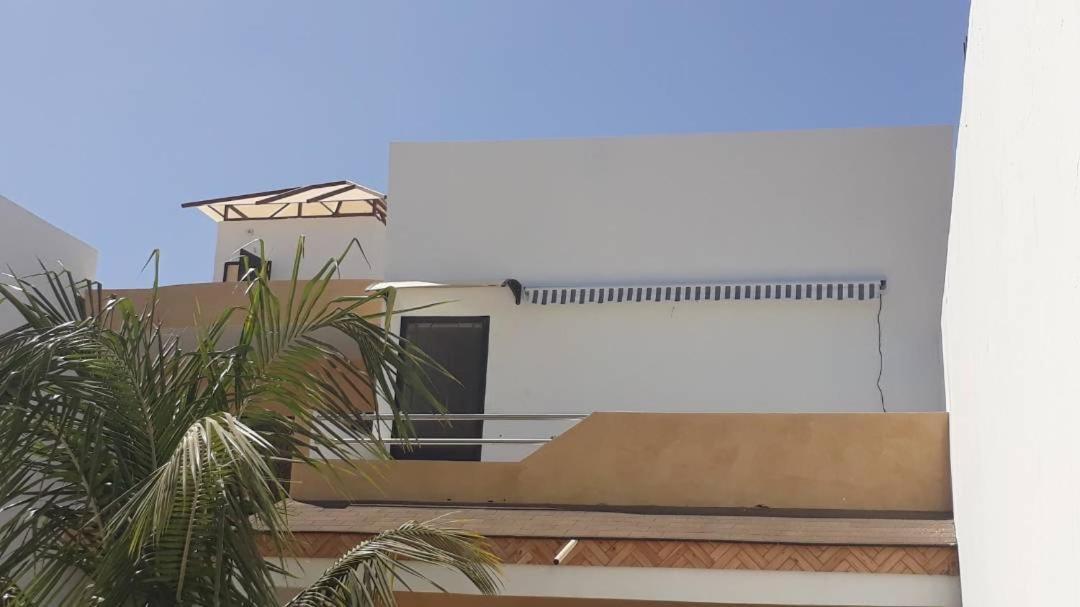 Saly - Villa Kage 6 Chambres -Clim-Wifi-Eau Chaude-Billard-Babyfoot-Ping Pong-Canal - Electricite Non Comprise Dış mekan fotoğraf
