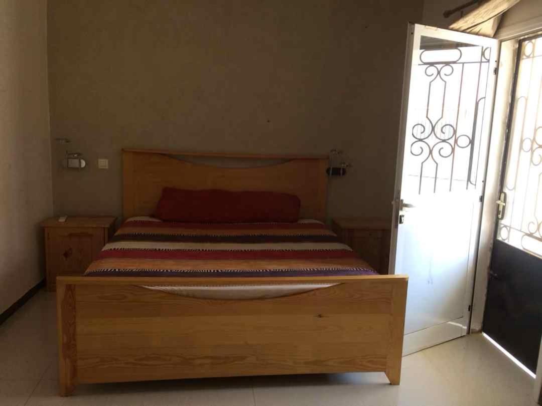 Saly - Villa Kage 6 Chambres -Clim-Wifi-Eau Chaude-Billard-Babyfoot-Ping Pong-Canal - Electricite Non Comprise Dış mekan fotoğraf