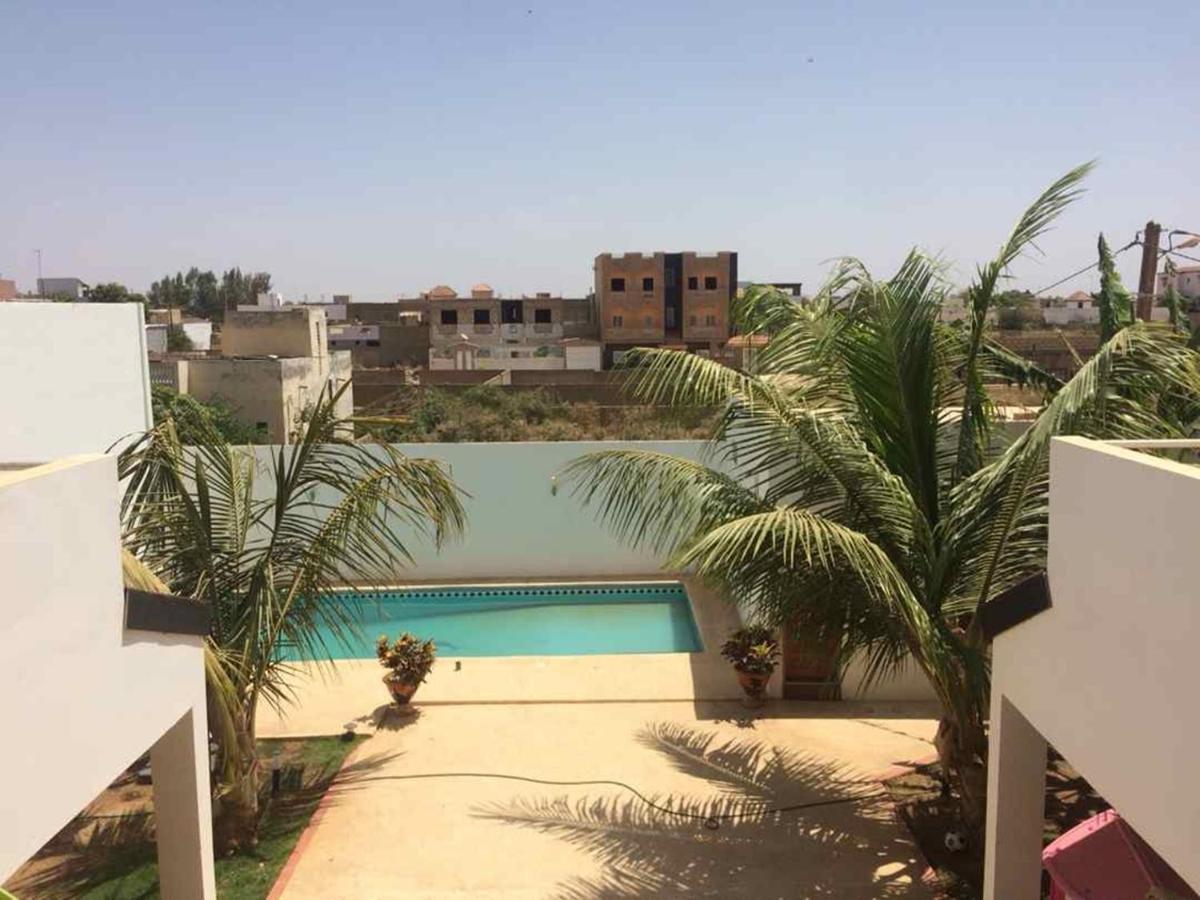 Saly - Villa Kage 6 Chambres -Clim-Wifi-Eau Chaude-Billard-Babyfoot-Ping Pong-Canal - Electricite Non Comprise Dış mekan fotoğraf