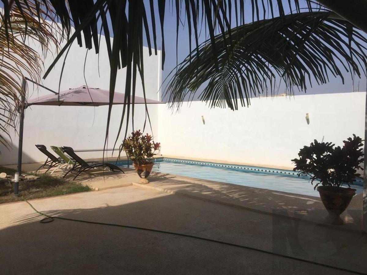 Saly - Villa Kage 6 Chambres -Clim-Wifi-Eau Chaude-Billard-Babyfoot-Ping Pong-Canal - Electricite Non Comprise Dış mekan fotoğraf